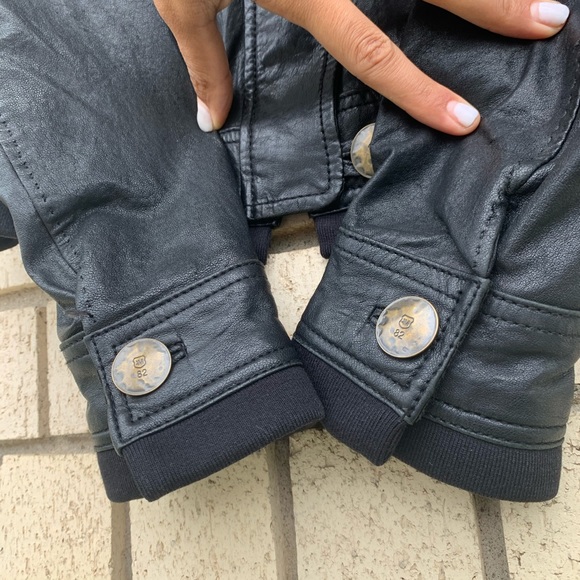 Andrew Marc - Picture 11 of 15